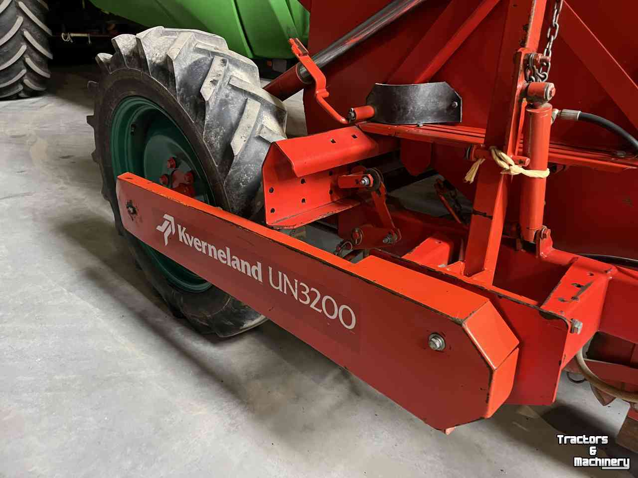 Potato planter Kverneland UN3200 |Underhaug | Bekerpootmachine