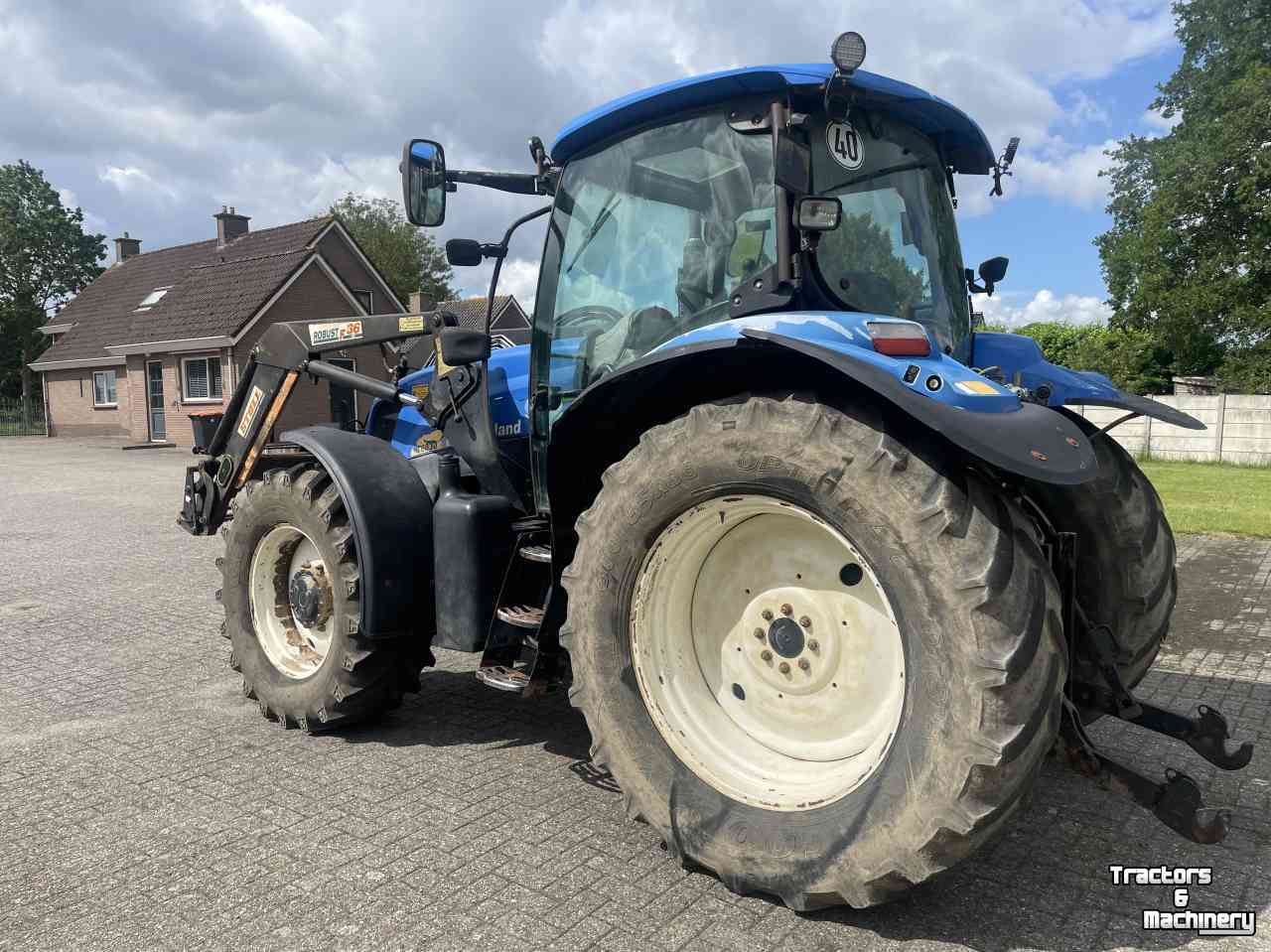 Tractor New Holland T6030 AIRCO STOLL ROBUST FR.LDR.