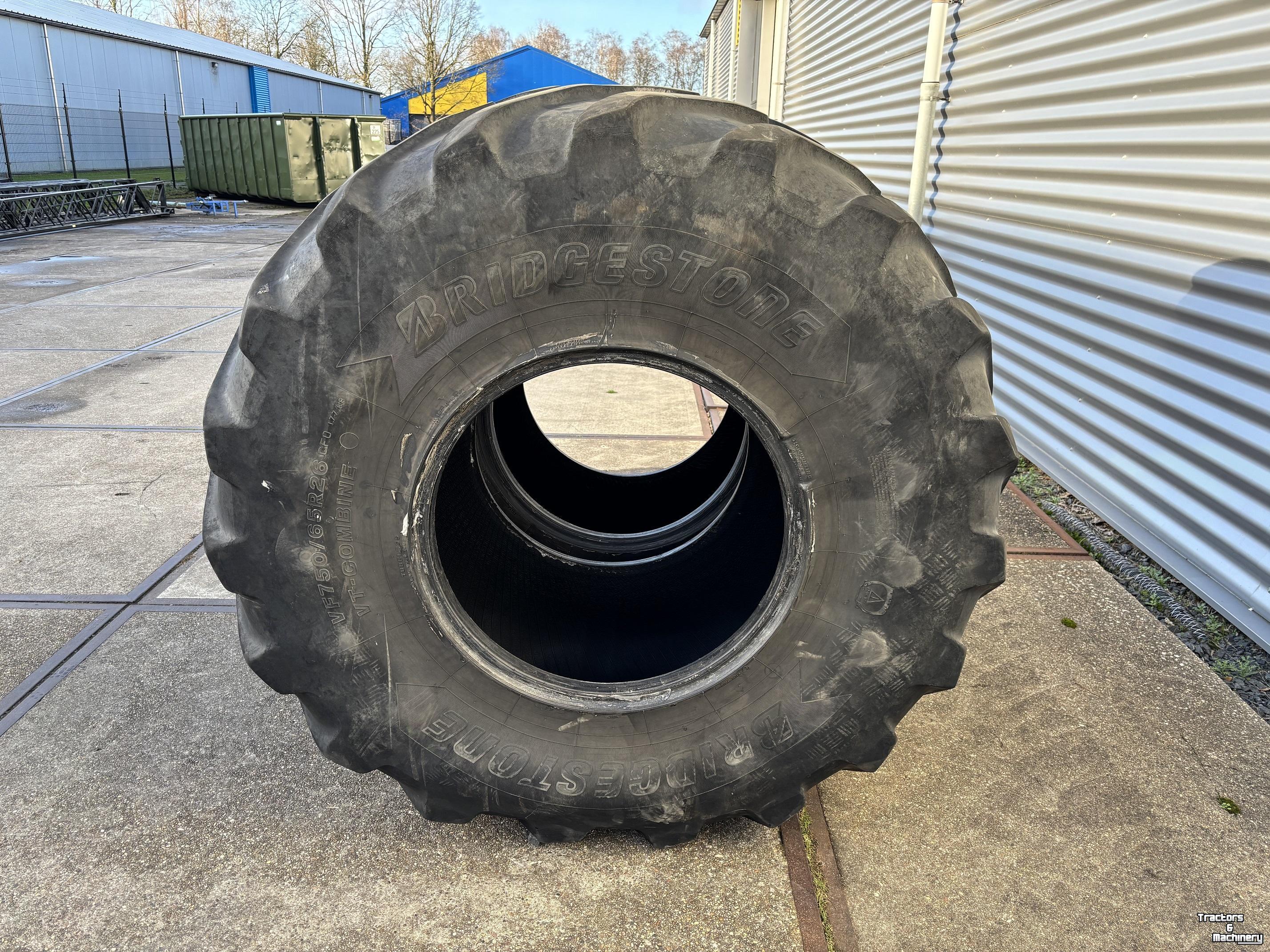 Wheels, Tyres, Rims & Dual spacers Bridgestone VT-Combine