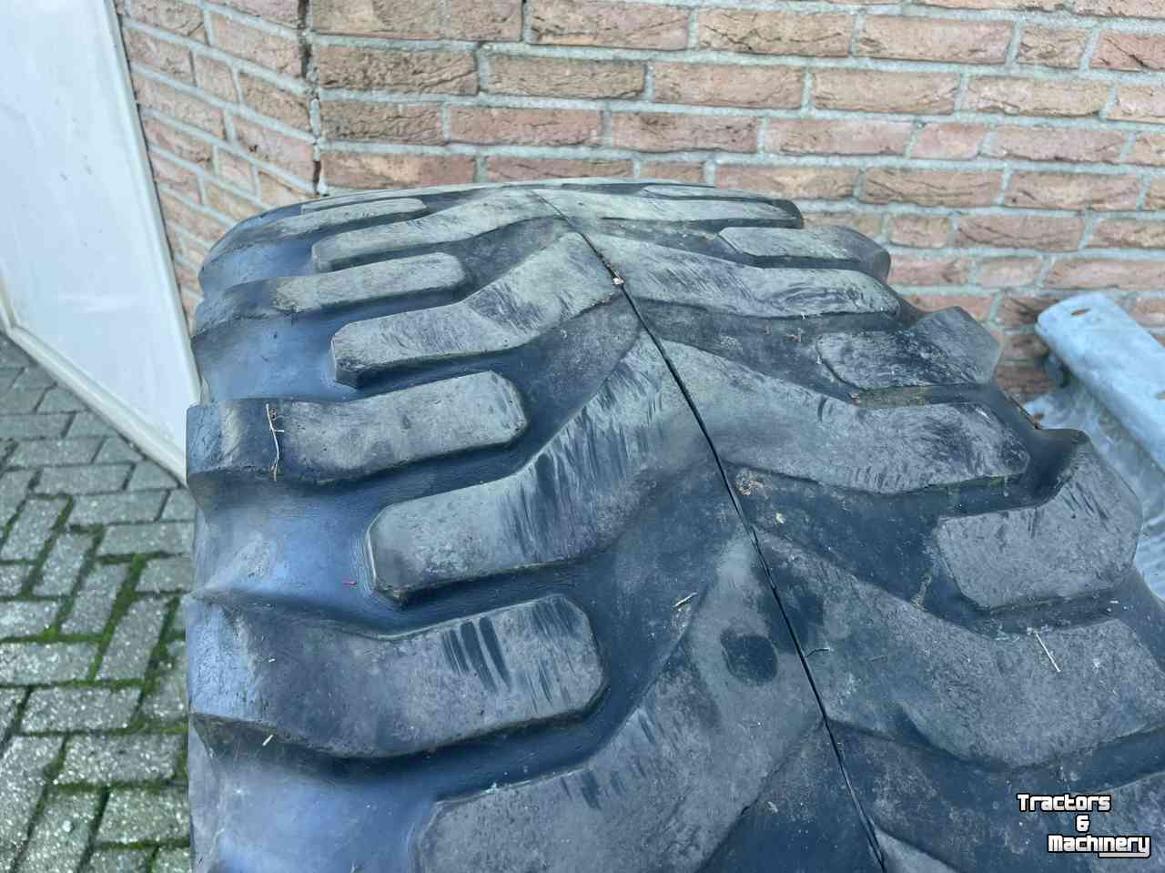 Wheels, Tyres, Rims & Dual spacers Michelin 480/65 R28