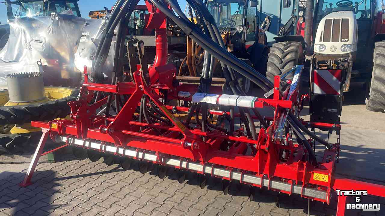 Seed drill Kverneland CB 300 met 3 punt aankoppeling