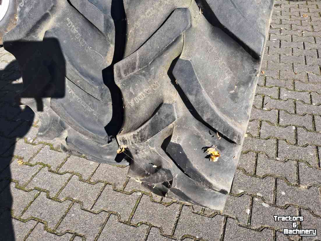 Wheels, Tyres, Rims & Dual spacers Good Year 13.6/24