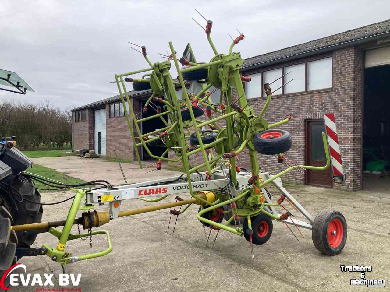 Tedder Claas Volto 870 T