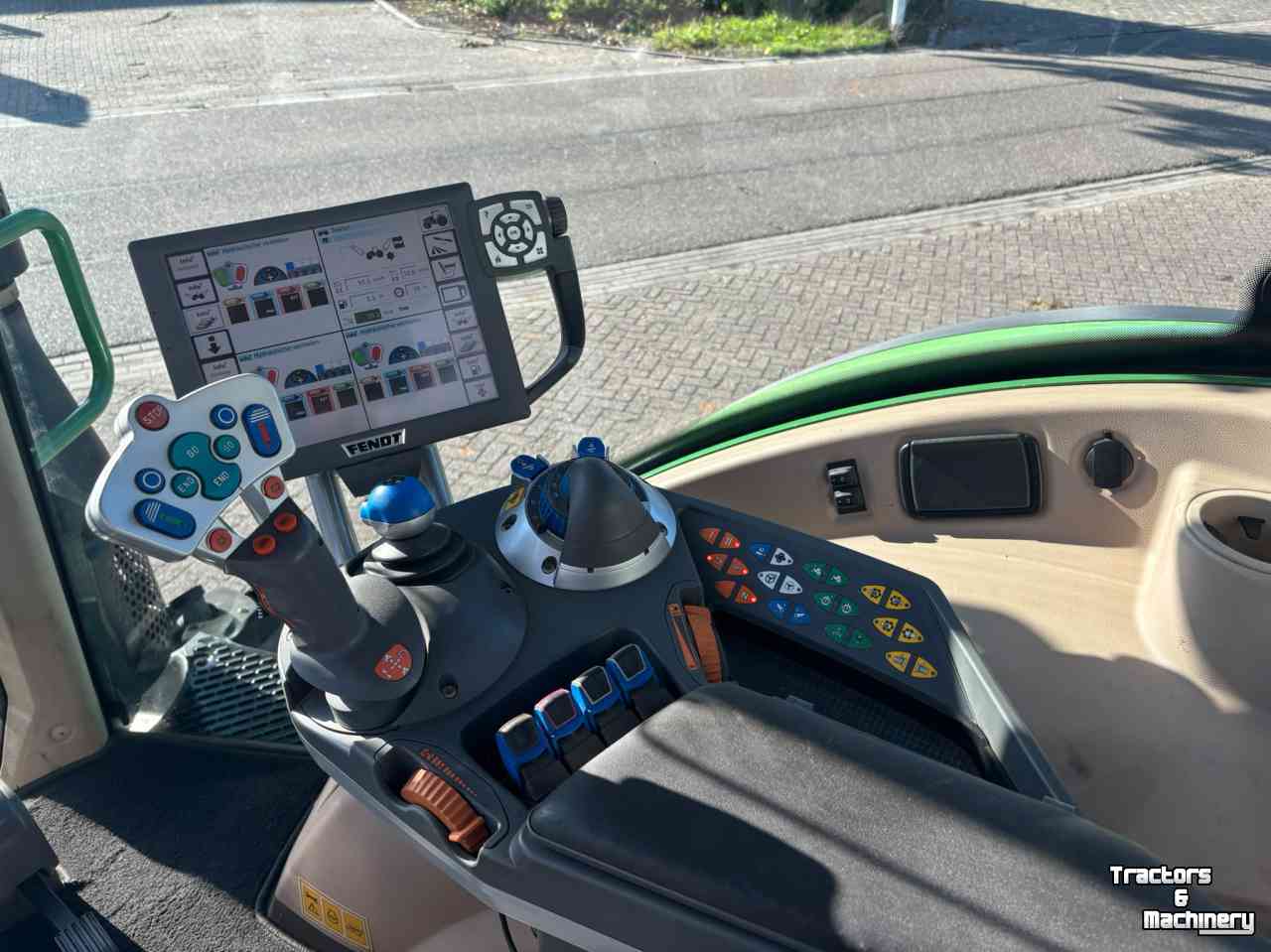 Tractor Fendt 724