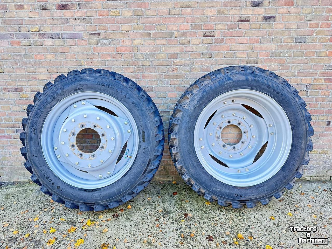 Wheels, Tyres, Rims & Dual spacers Alliance 270/95R32-270/95R48