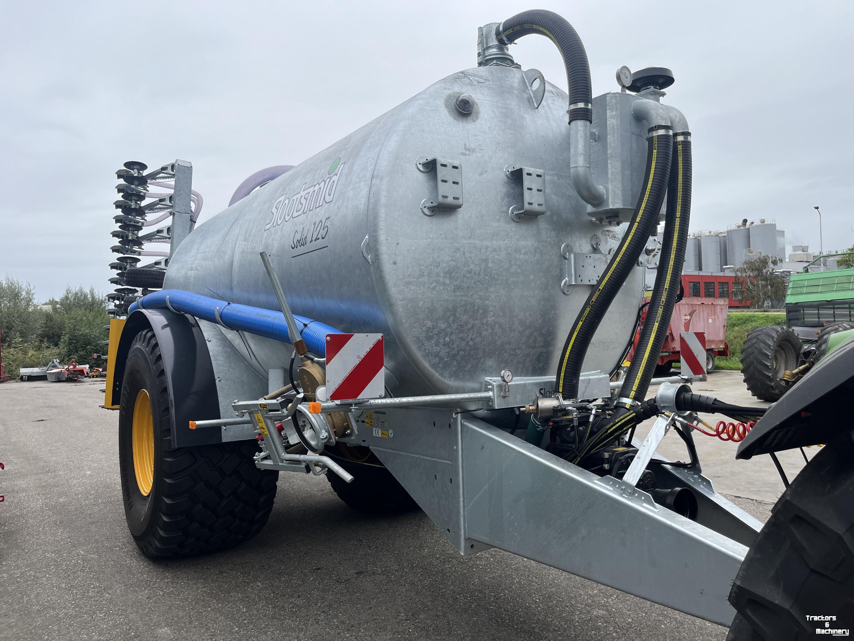 Slurry tank Slootsmid Solid 125 met SZB 720 bemester