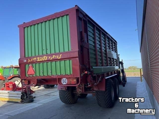 Self-loading wagon Strautmann Giga Vitesse 3 plus