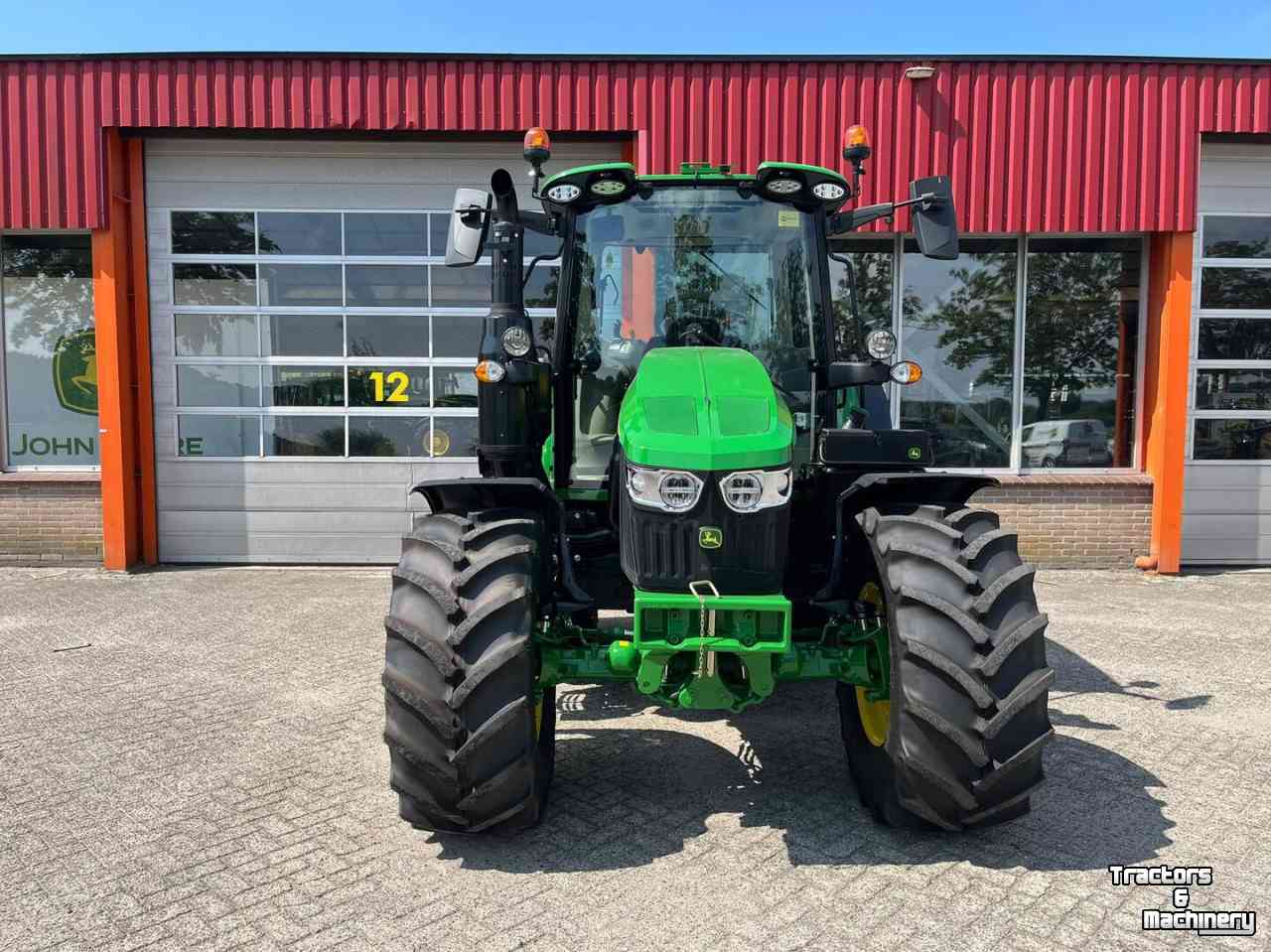 Tractor John Deere 6M 125