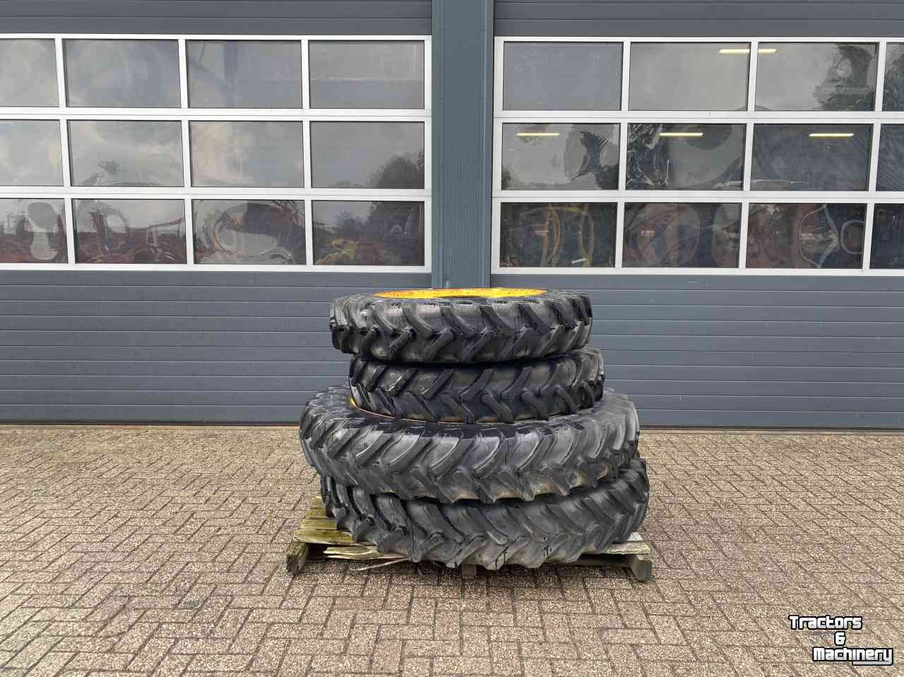 Wheels, Tyres, Rims & Dual spacers Alliance 11.2R32 en 12.4R46 op velg