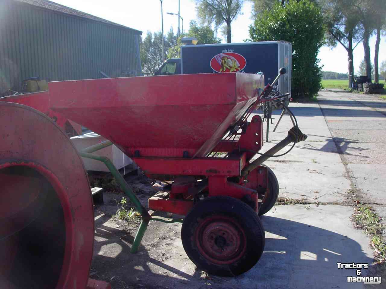 Fertilizer spreader Kuhn ZSA 800