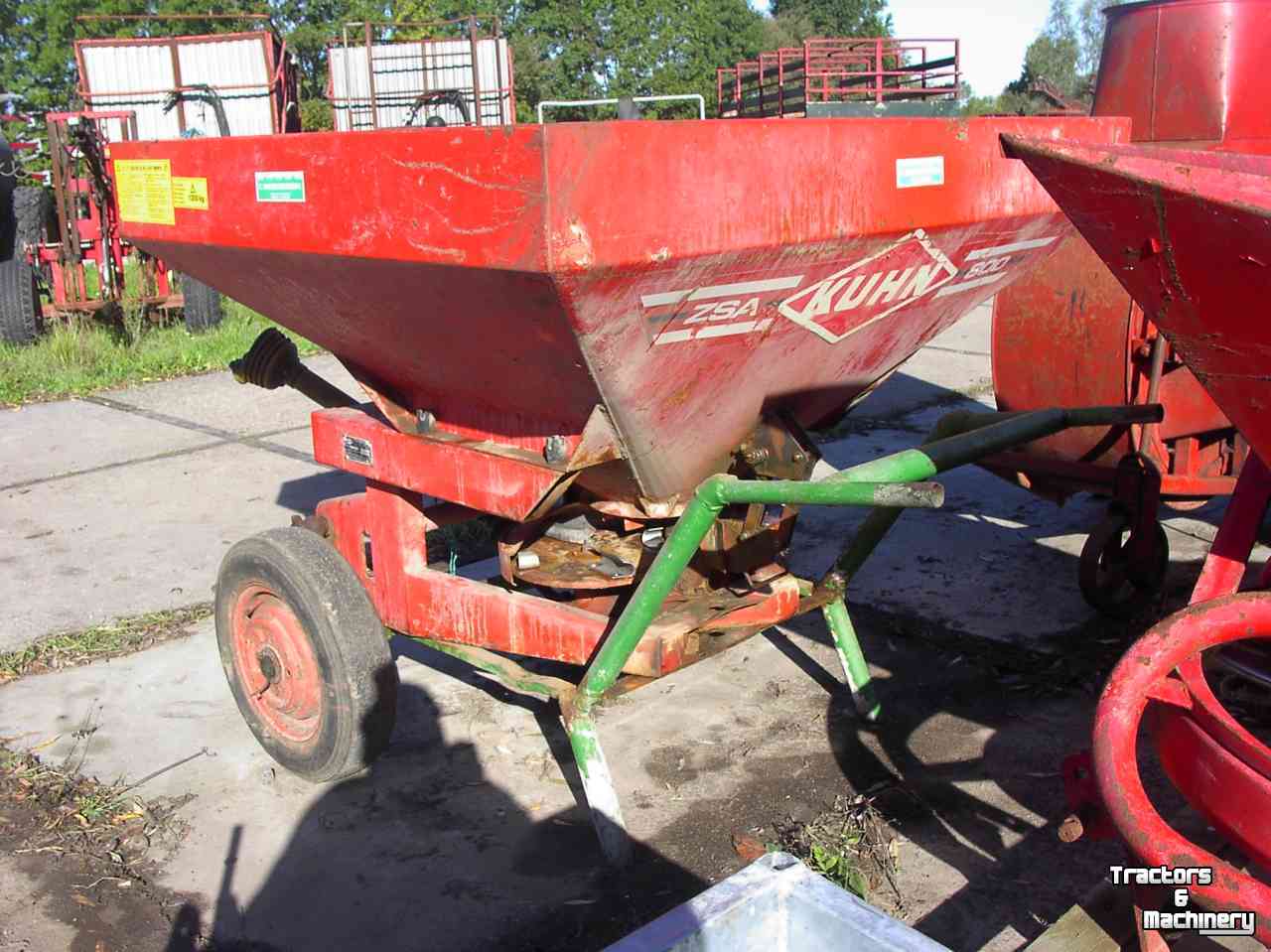 Fertilizer spreader Kuhn ZSA 800