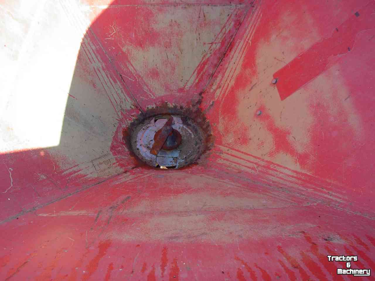 Fertilizer spreader Kuhn ZSA 800