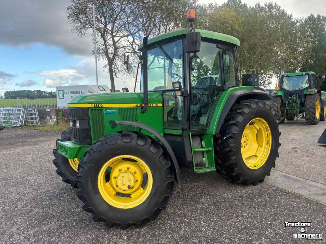 Tractor John Deere 6110