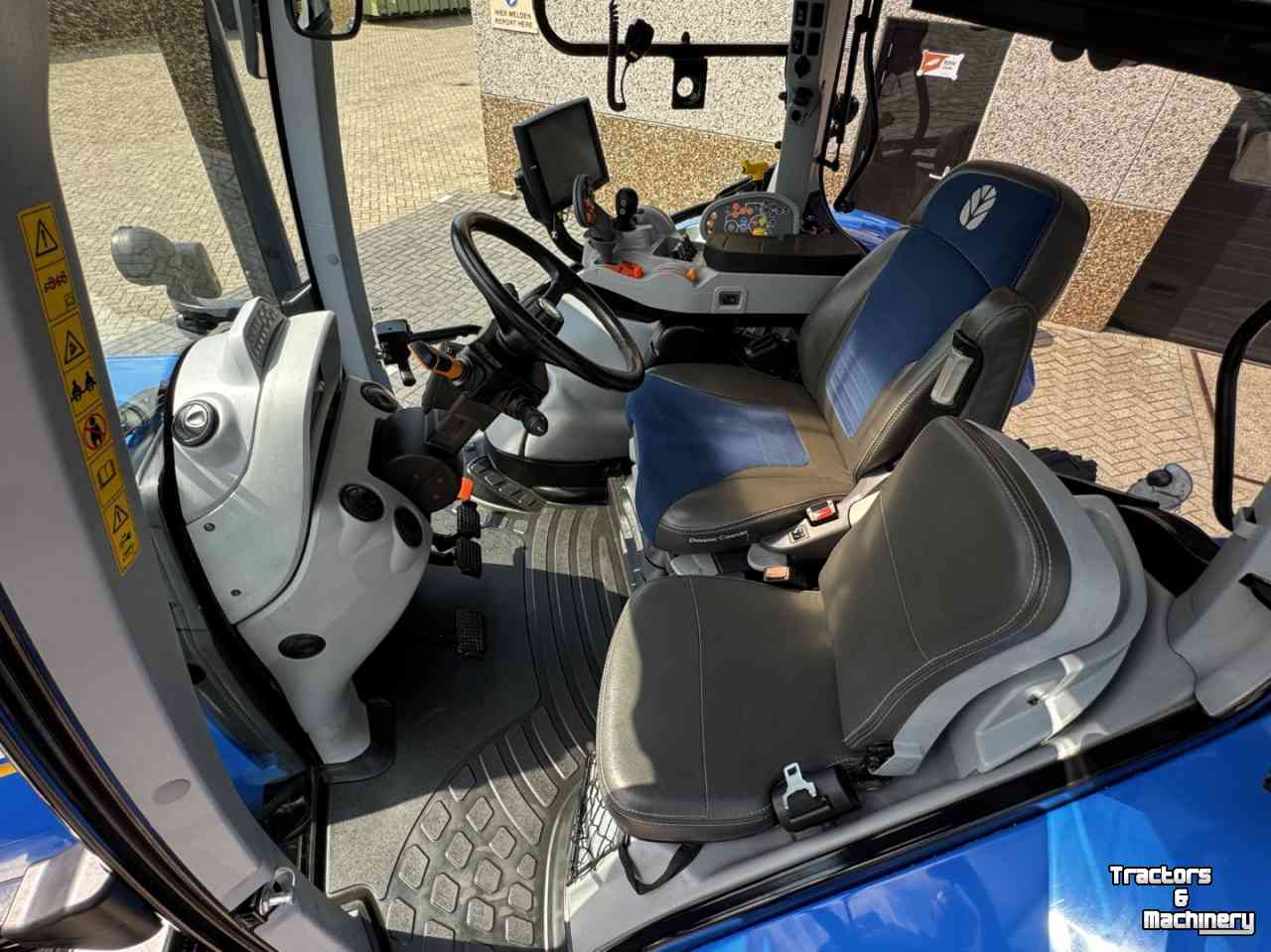 Tractor New Holland T7.225AC vario Stage V  Full options GPS  Lucht Hydr rem