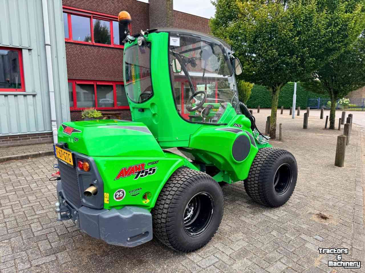 Wheelloader Avant 755i TDS Stage V Shovel