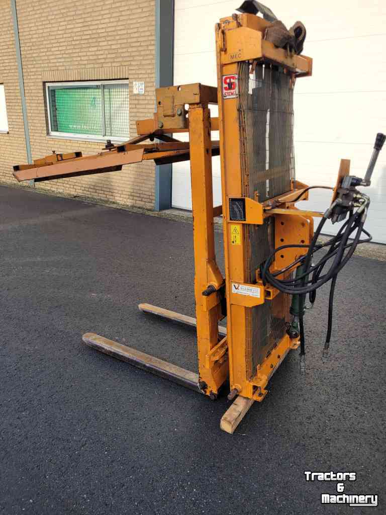 Fork lift & Fork lift truck Sicma Hefmast met kistenklem