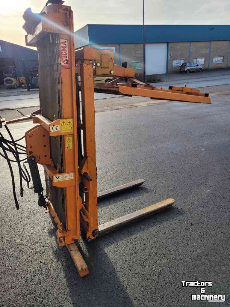 Fork lift & Fork lift truck Sicma Hefmast met kistenklem