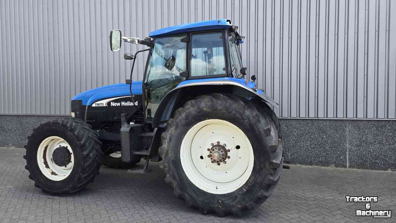 Tractor New Holland TM175