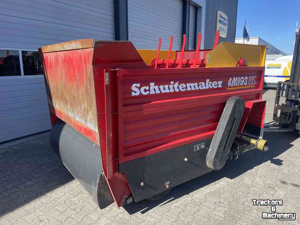 Silage-block distribution wagon Schuitemaker Amigo 20S