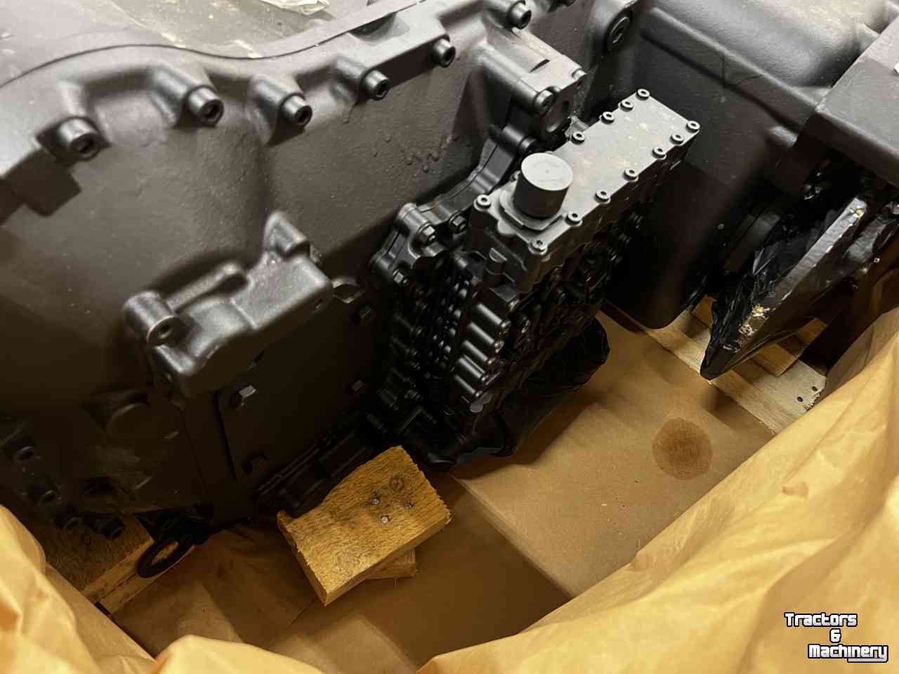 Wheelloader Case Complete Powershift versnellingsbak ZF voor Case CE 821E, 921E  New Holland W190B, W190BLR, W190B E.I.