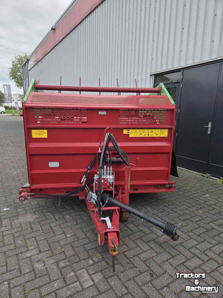Silage-block distribution wagon Strautmann bvw