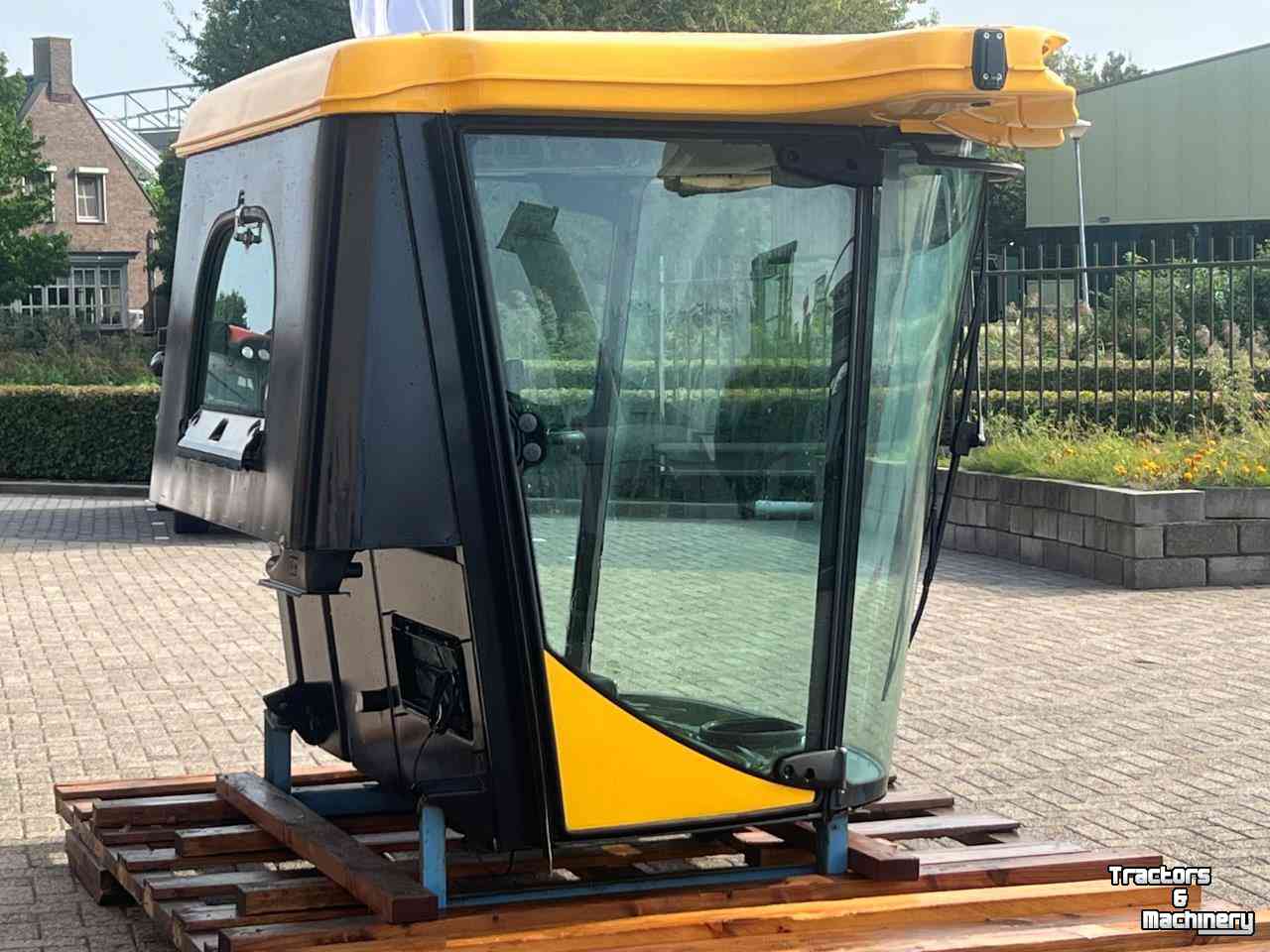 Combine New Holland Kabine voor CR  Parts nr:47446245
