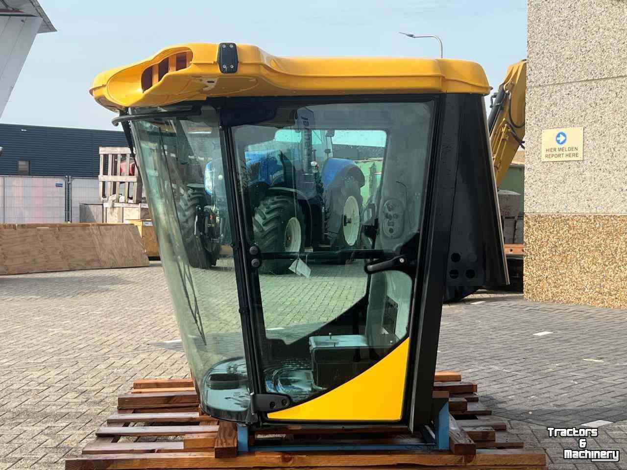 Combine New Holland Kabine voor CR  Parts nr:47446245