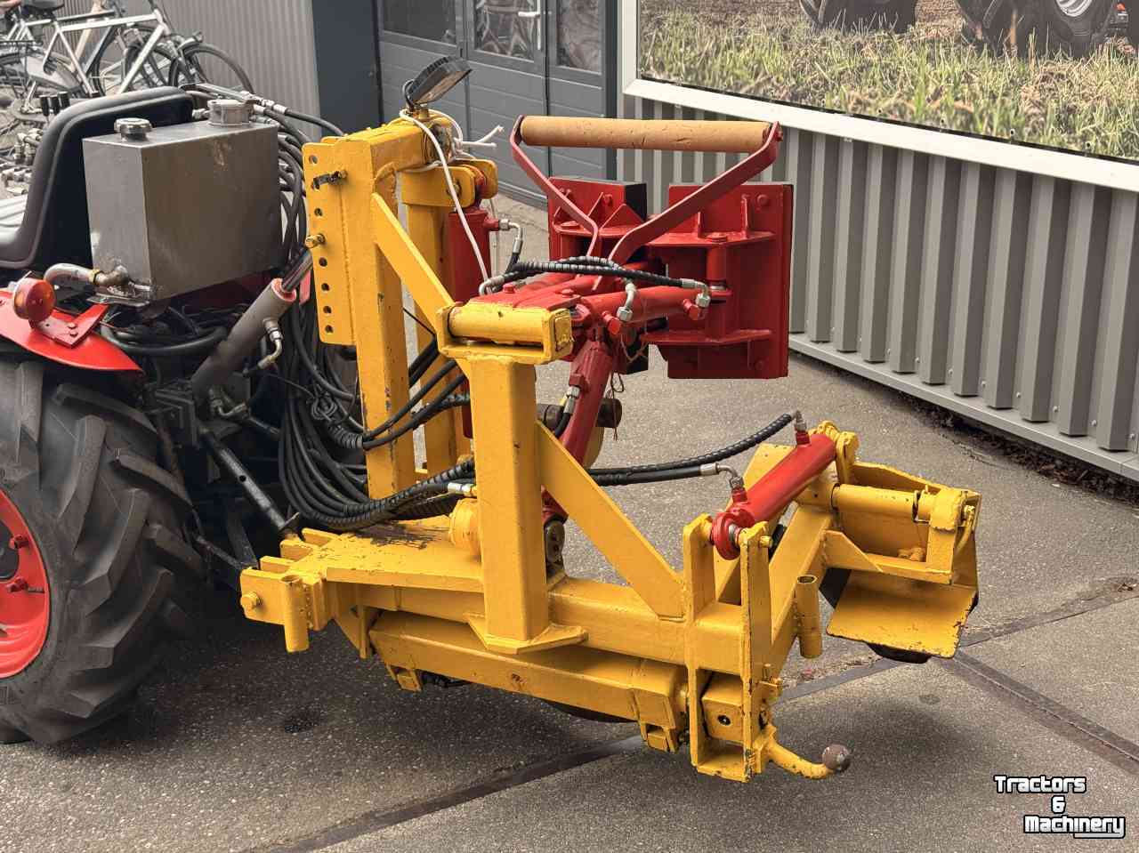 Small-track Tractor Schanzlin 300A met kluitrooier