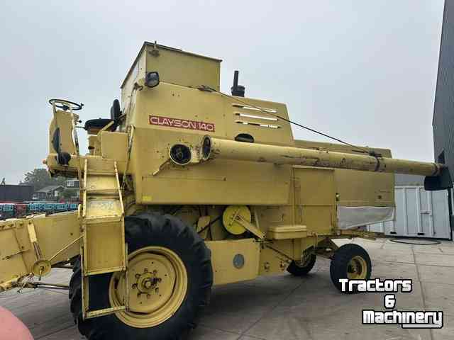 Combine New Holland clayson m 140
