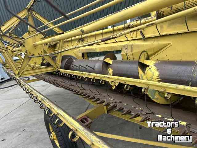 Combine New Holland clayson m 140