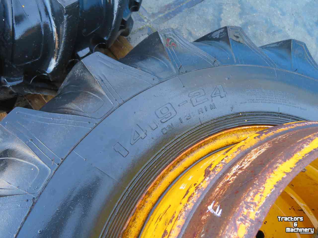 Wheels, Tyres, Rims & Dual spacers Danubiana 14.9-24 Dubbellucht