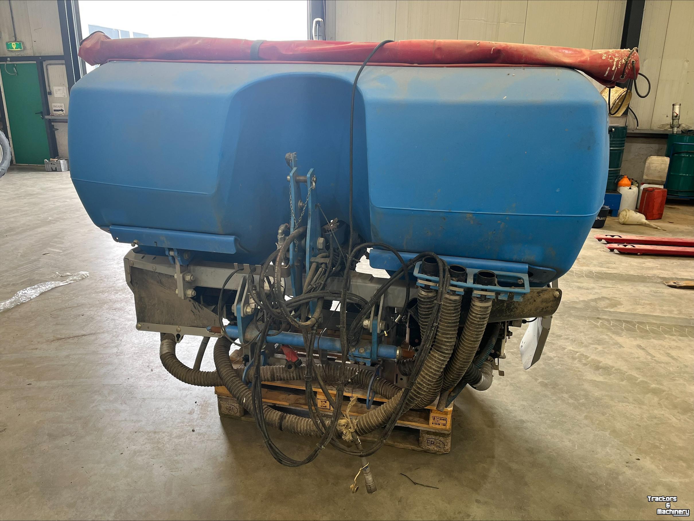 Seed drill Lemken Solitair 23/1900