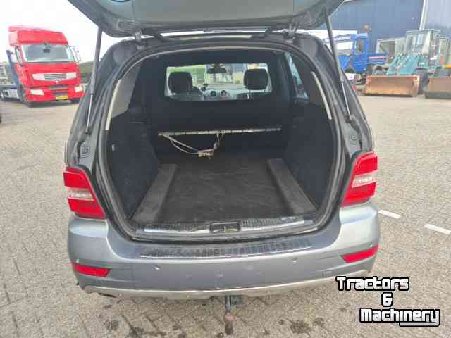 Truck Mercedes Benz ML350