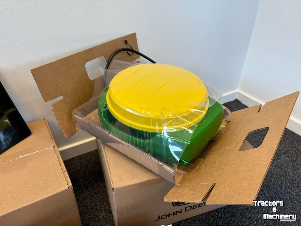 GPS steering systems and attachments John Deere GPS essential pakket