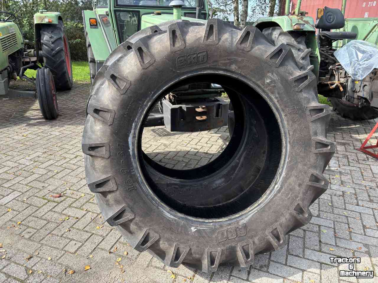 Wheels, Tyres, Rims & Dual spacers BKT 16,9x34