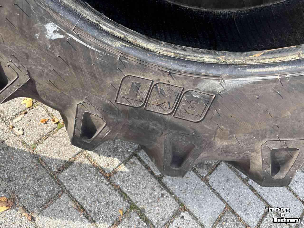 Wheels, Tyres, Rims & Dual spacers BKT 16,9x34