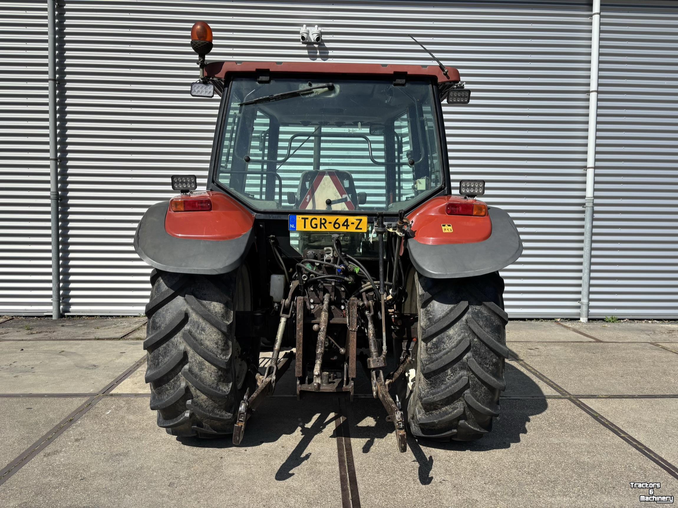 Tractor New Holland L75