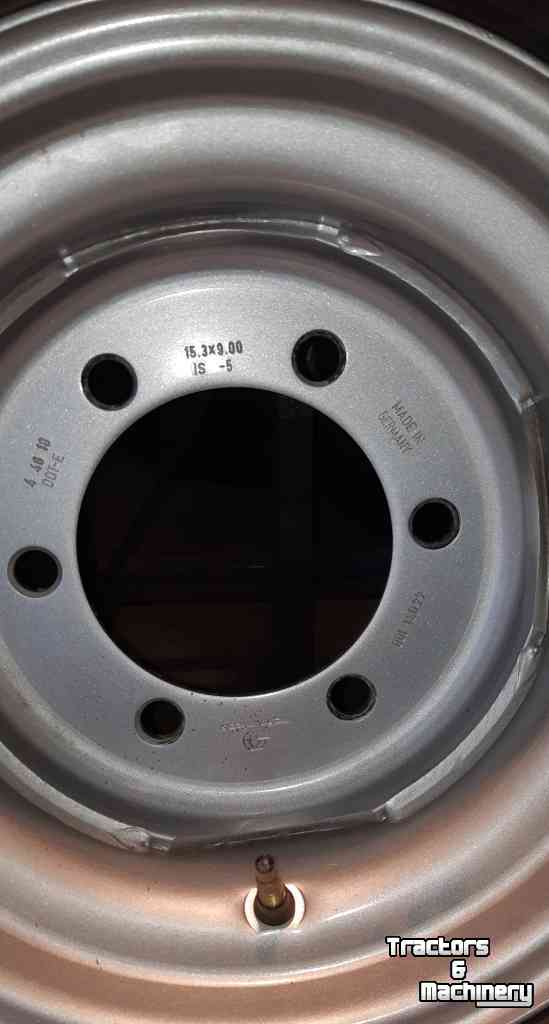 Wheels, Tyres, Rims & Dual spacers BKT 12,5/80-15,3 BKT 14ply