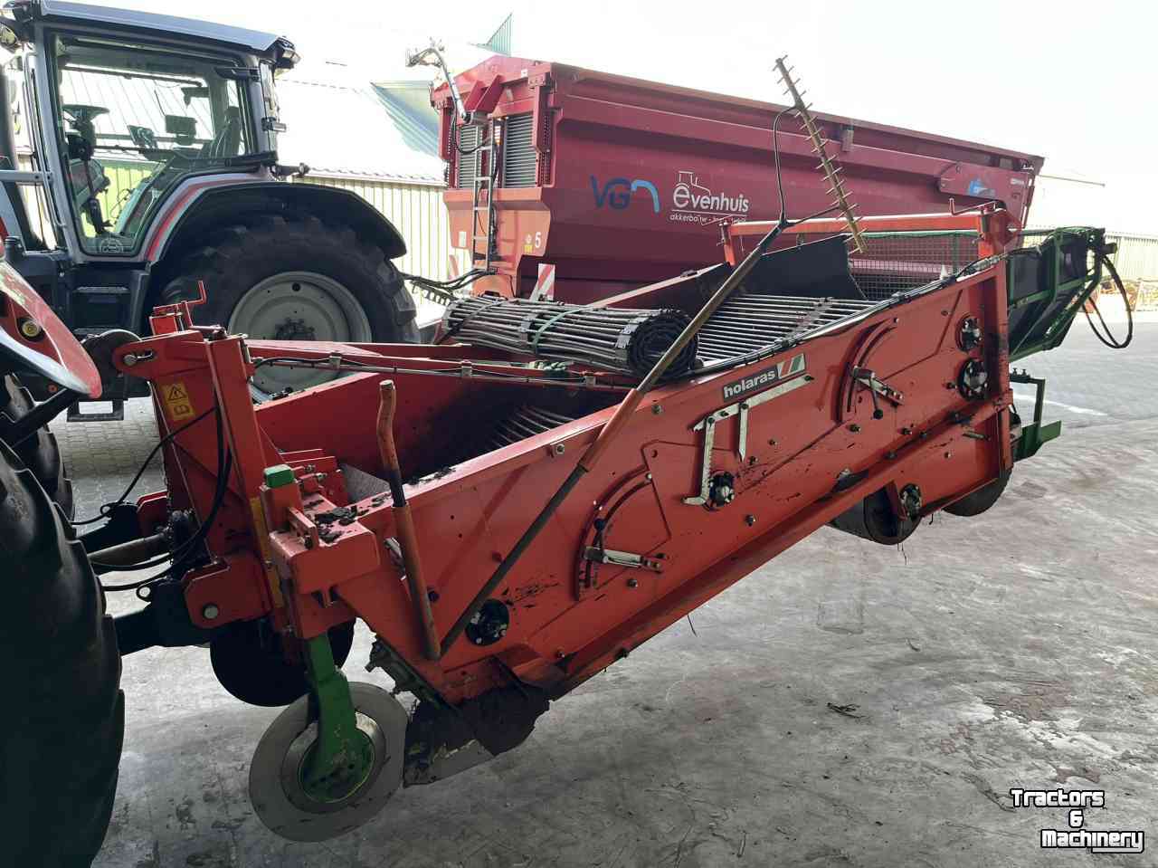 Onion harvester Holaras UM150-F - UR-135-DB Uienrooiset oogstmachines