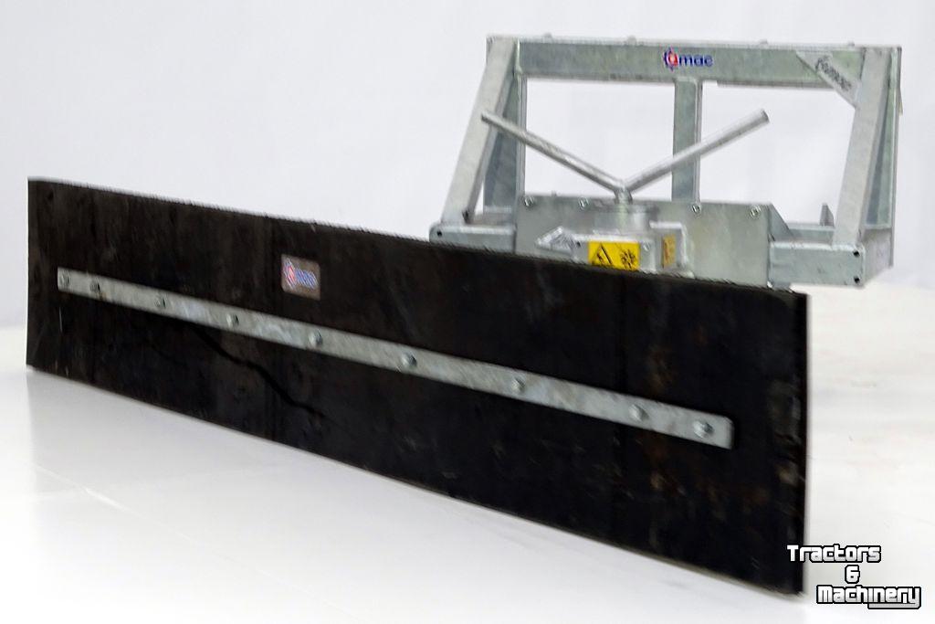 Rubber yard scraper Qmac 240 MECH SCHUIN SCHAFFER BORD
