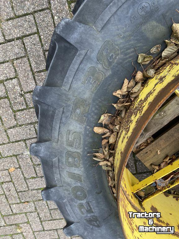 Wheels, Tyres, Rims & Dual spacers John Deere Set dubbellucht 16,9R38 draaispindel