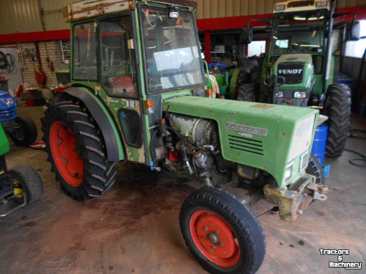 Small-track Tractor Fendt 203 p