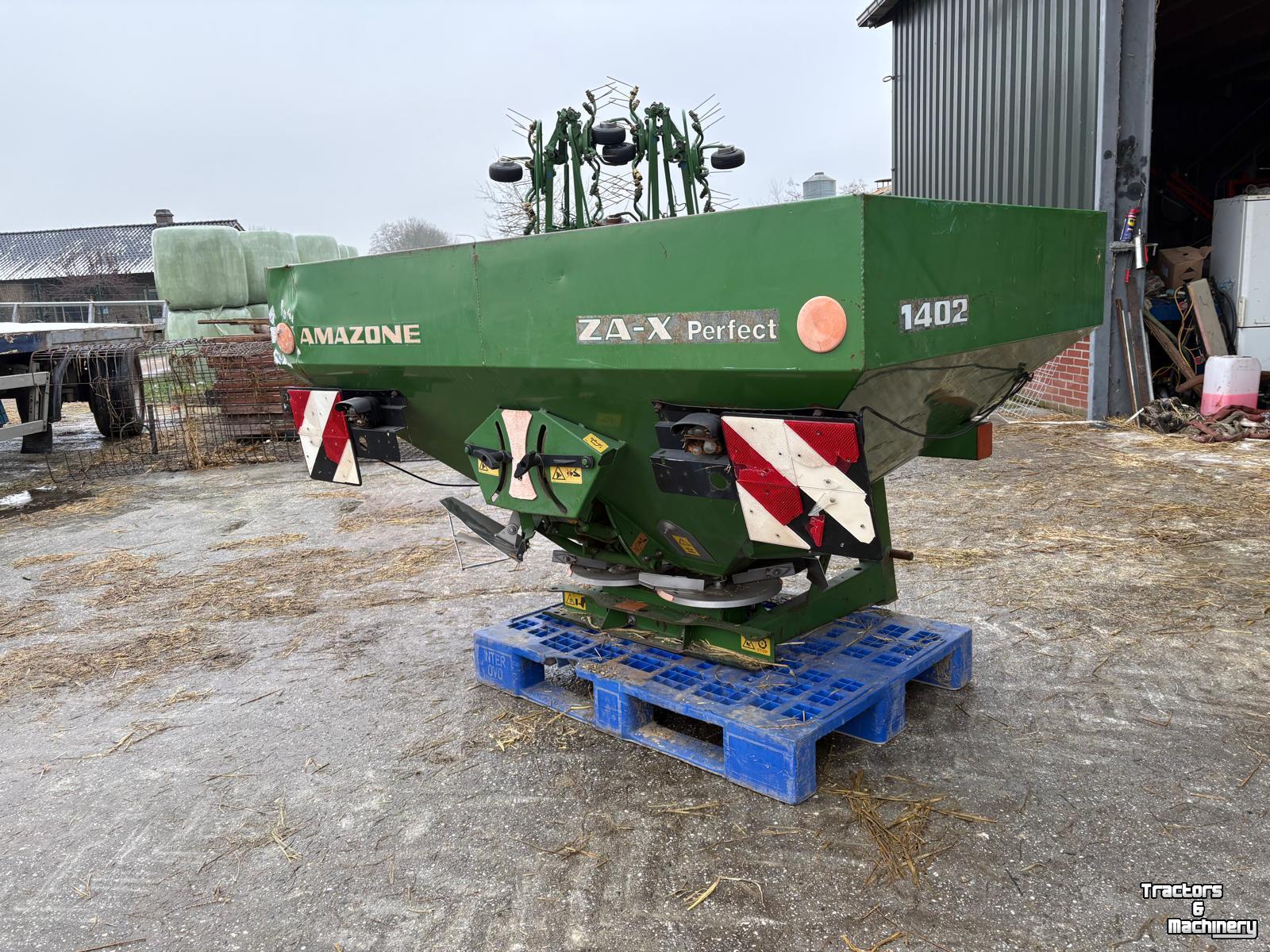 Fertilizer spreader Amazone ZA-X Perfect 1402