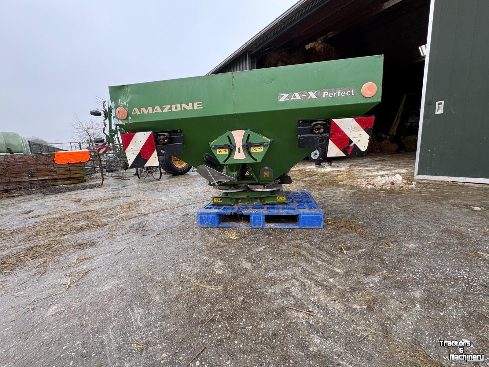 Fertilizer spreader Amazone ZA-X Perfect 1402