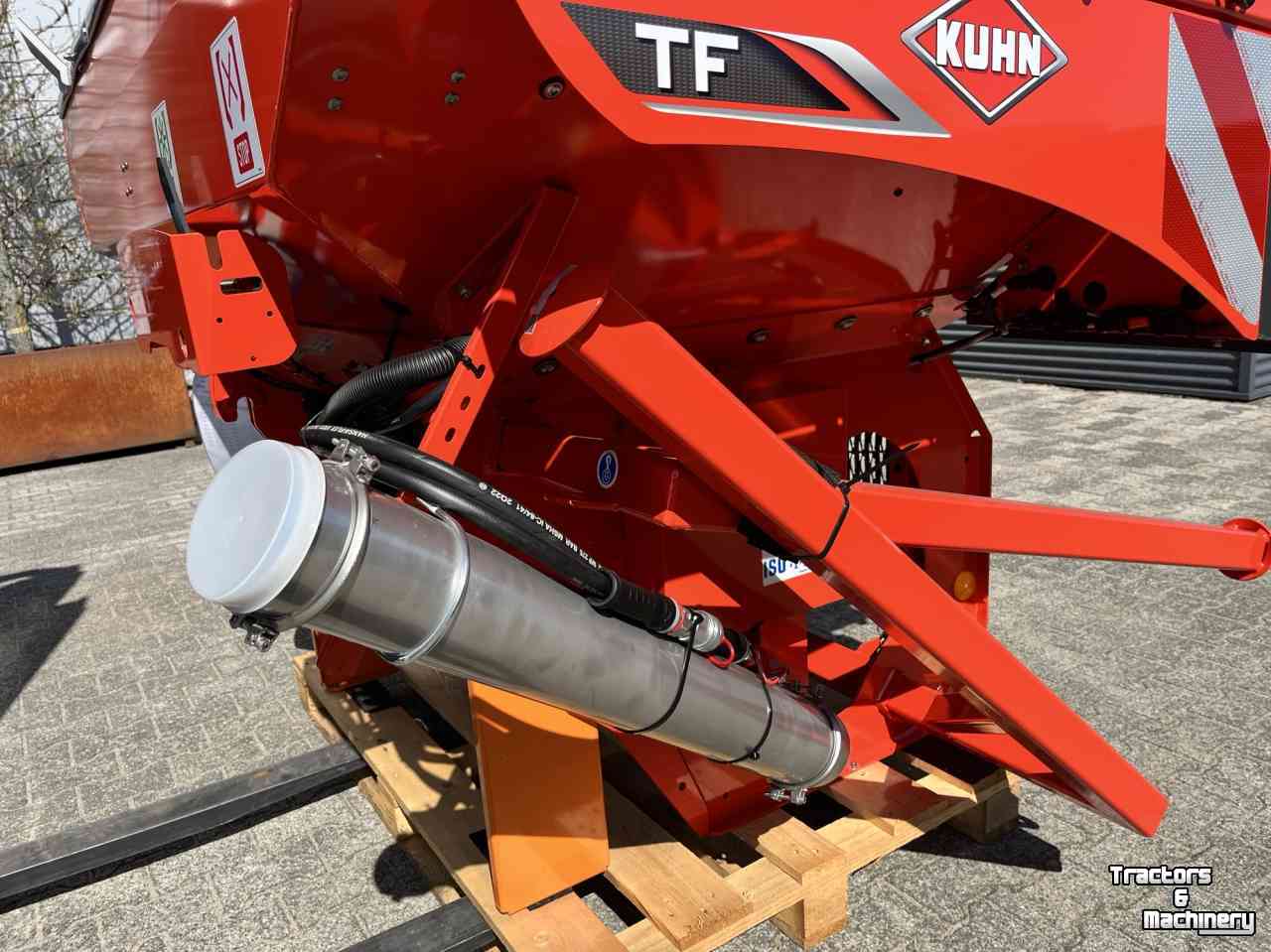 Seed drill Kuhn Fronttank TF1512 LS Isobus