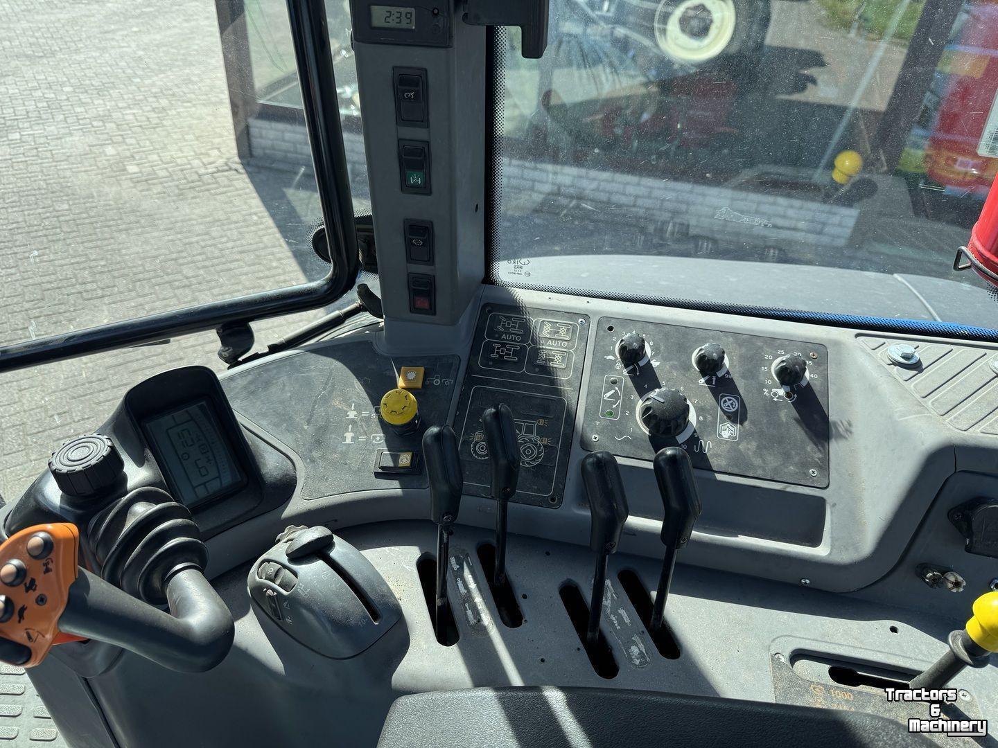 Tractor New Holland TM190