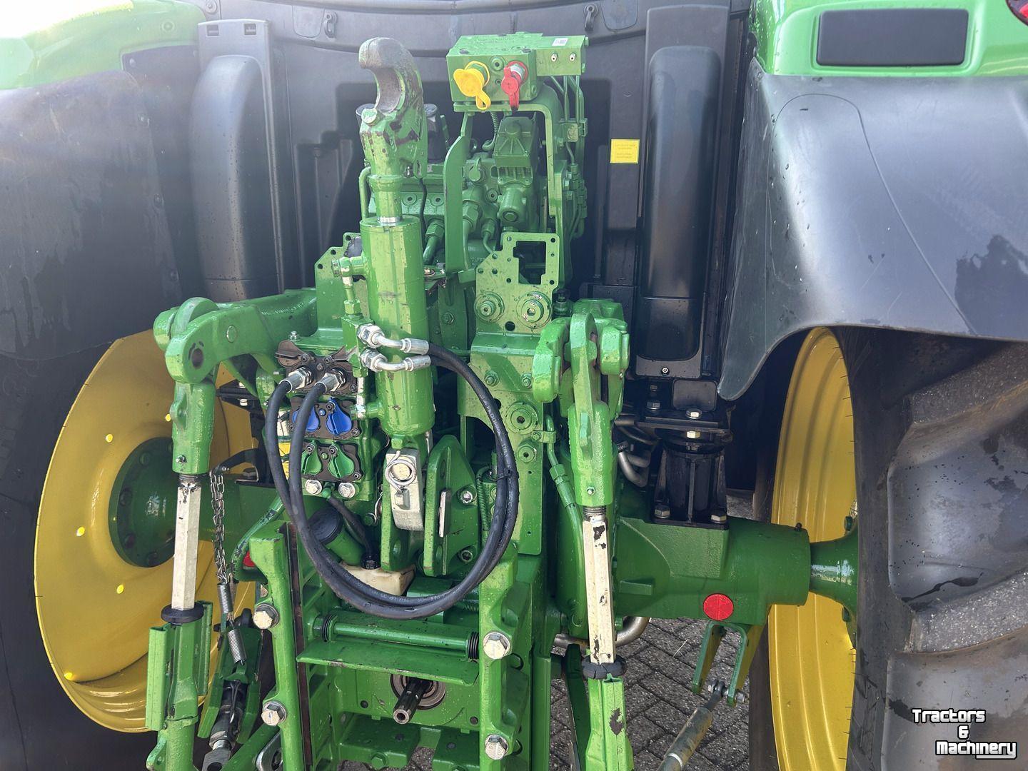 Tractor John Deere 6130R