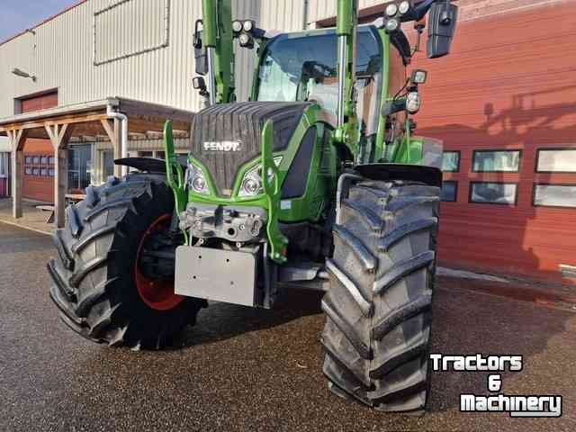 Tractors Fendt 512 Profi S4 met Profi voorlader