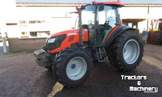 Tractor Kubota M 8560 Tractor