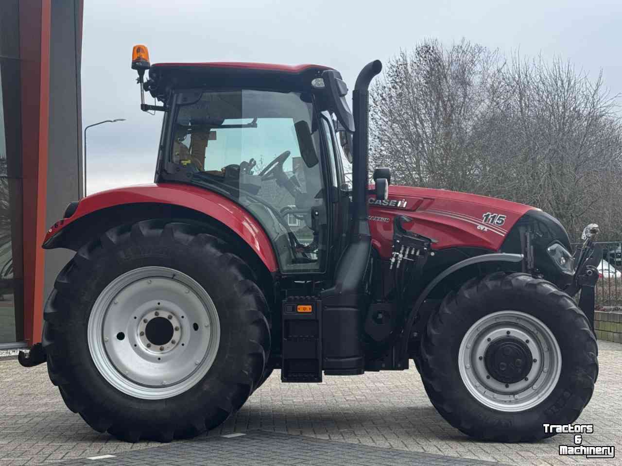 Tractor Case-IH Maxxum 115CVX vario 6cil  Stage V  Hydr. rem  Voorlader steunen vol geveerd